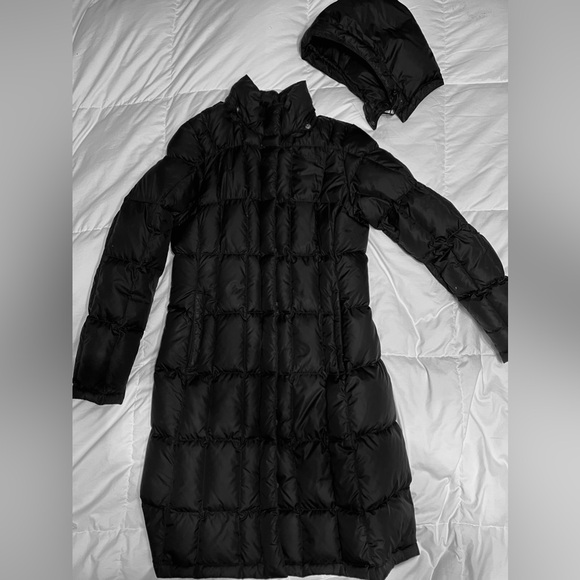 THE NORTH FACE
Metropolis III 550 Fill Power
Down Hooded Parka in
BLACK - Picture 4 of 12